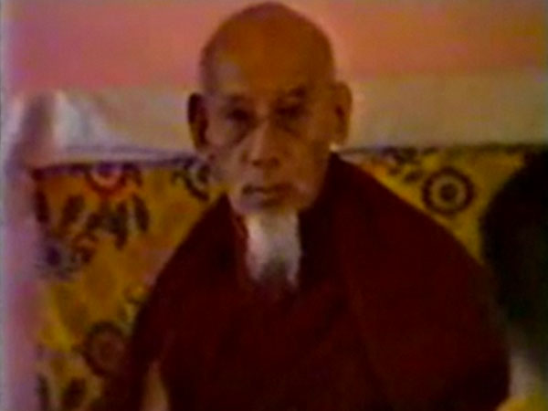 RARE VIDEO FOOTAGE OF KYABJE ZONG DORJE CHANG 