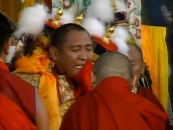 OFFICIAL OPENING OF SHAR GADEN MONASTERY, OCTOBER 2009 - THE ORACLE TAKING TRANCE OF DORJE SHUGDEN: PART 2